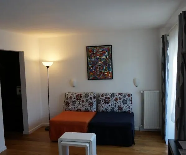 7 Oda ve Kahvaltı 3*